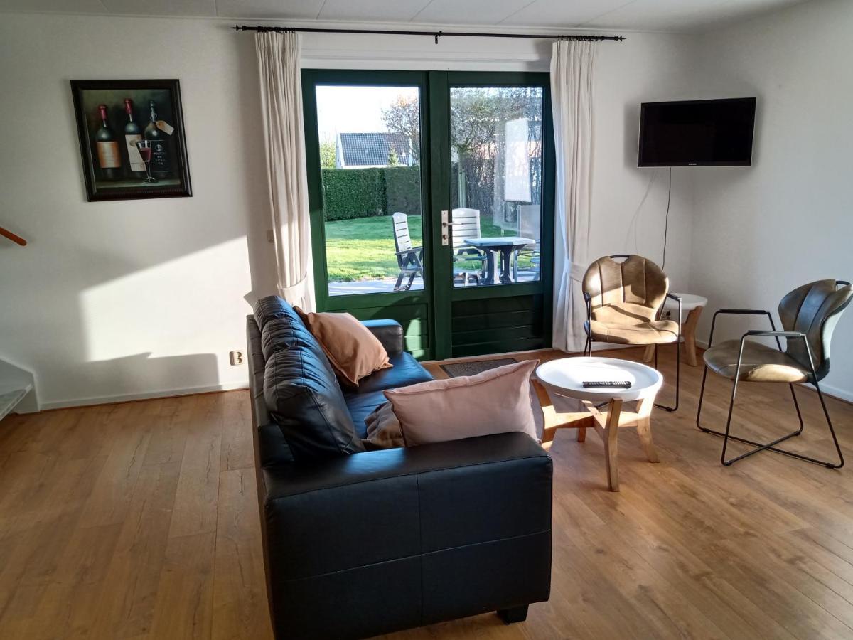 Wellnesshuis Met Hottub, Ligbad En Grote Tuin Vila Tzummarum Exterior foto